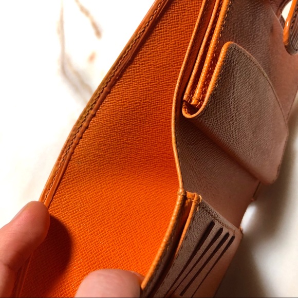 Louis Vuitton ✈️-EPI Porte-Billets Compact Wallet - Picture 6 of 8